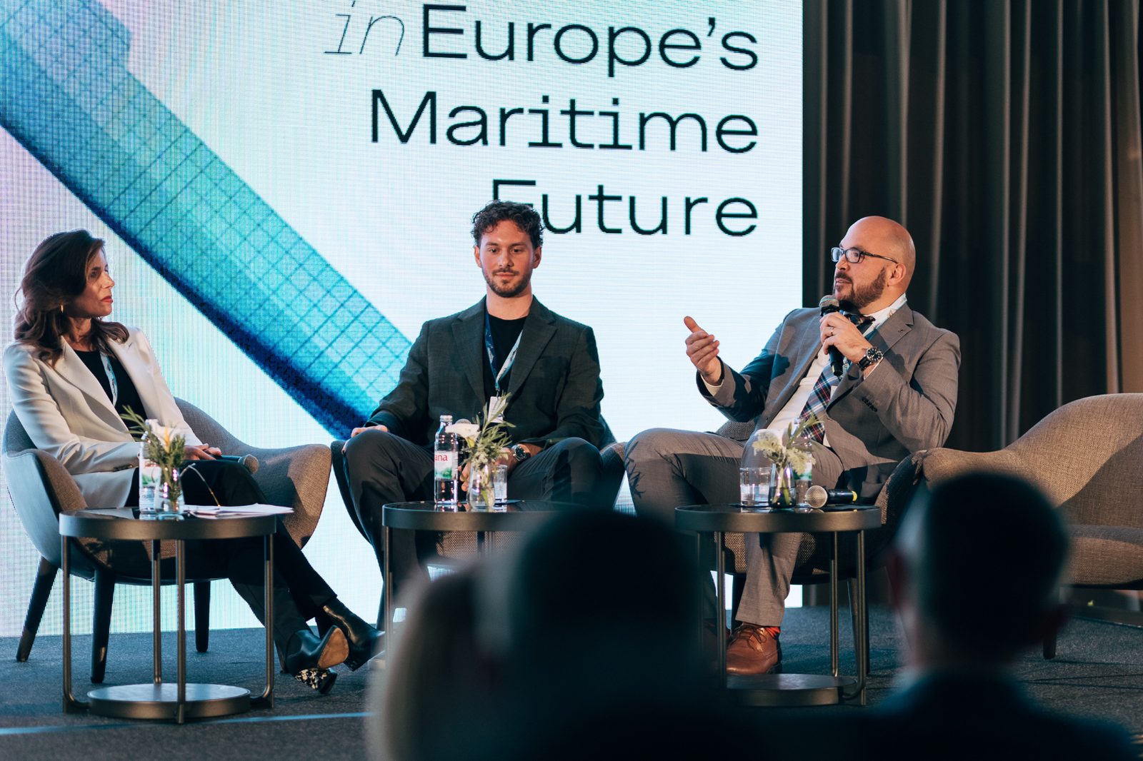 Dr. sc. Caroline Hornstein-Tomić, Toma Vlajčić i Neno Rakić na panelu